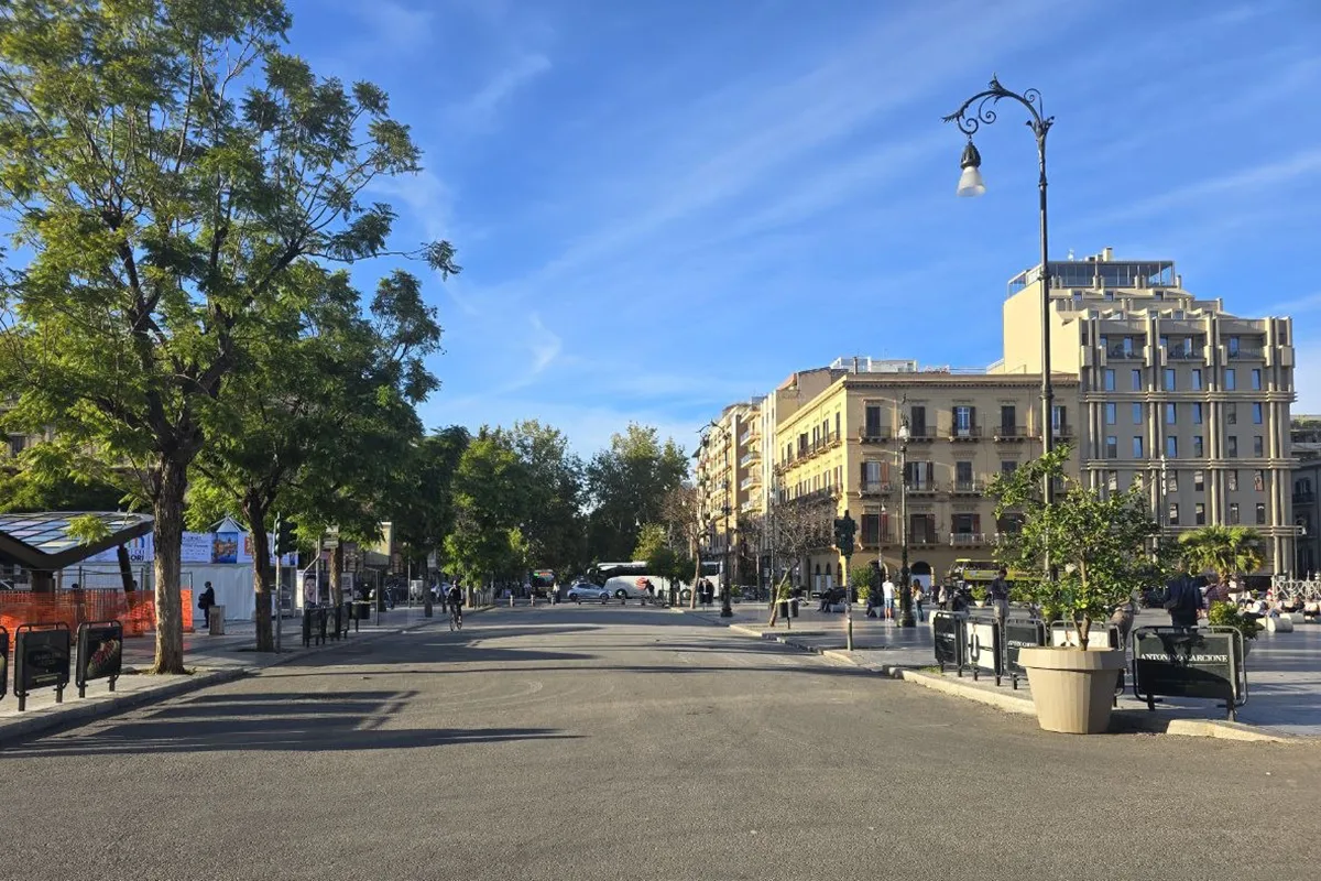 Via Libertà a Palermo, il viale ottocentesco alberato con le ville Liberty
